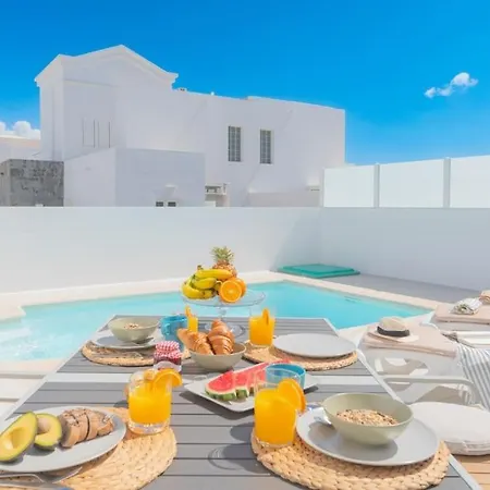 Casa Lolalo - Modern With Pool, 15min Walk To Marina Rubicon Vakantiehuis *