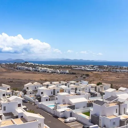 Casa Lolalo - Modern With Pool, 15min Walk To Marina Rubicon بيت للعطل *