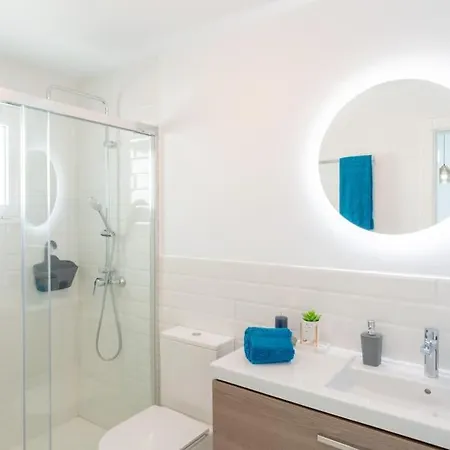 Casa Lolalo - Modern With Pool, 15min Walk To Marina Rubicon