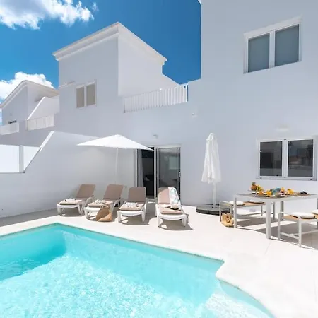 Casa Lolalo - Modern With Pool, 15min Walk To Marina Rubicon Holiday home