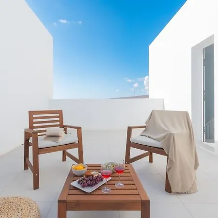Σπίτι διακοπών Casa Lolalo - Modern With Pool, 15min Walk To Marina Rubicon
